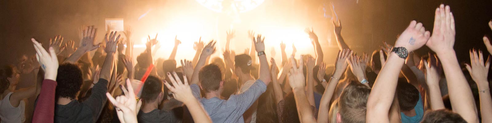 Tanzevents - von, Hip-Hop bis zu Tango und Boogie haende_hoche (zip)